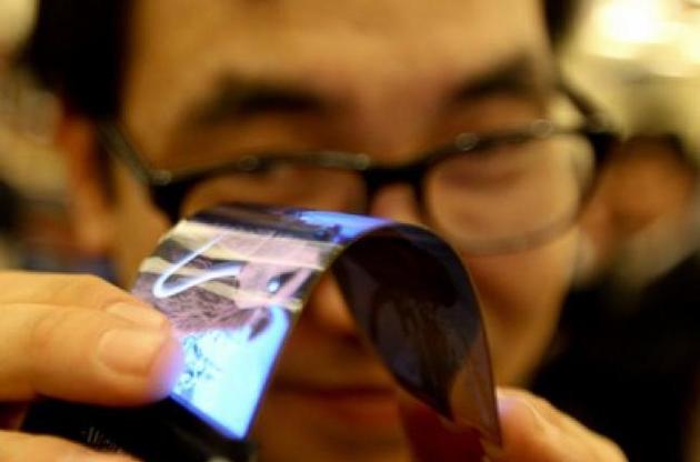 Samsung запатентувала новий матеріал для гнучких смартфонів