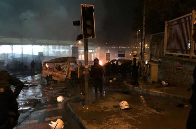 Під час вибуху в Стамбулі загинули 15 поліцейських – ЗМІ