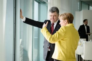 Меркель пообещала Порошенко содействие в предоставлении Украине безвизового режима