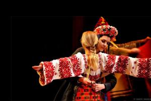 Крила середнього віку: книга про український театр