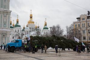 У Києві в понеділок урочисто "запалять" головну ялинку країни