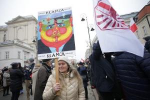 В Польщі продовжуються антиурядові протести після голосування за бюджет - Wyborcza