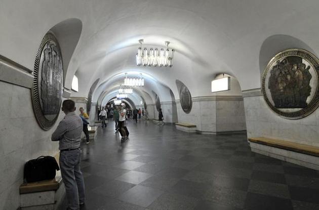 Киевский метрополитен на Новый год и Рождество будет работать до трех часов ночи