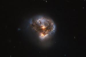 "Хаббл" сделал снимок космического мегамазера