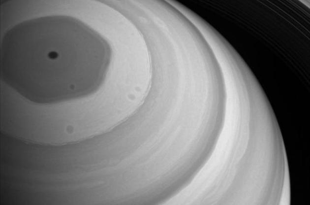 NASA опубликовало новый снимок гексагона Сатурна