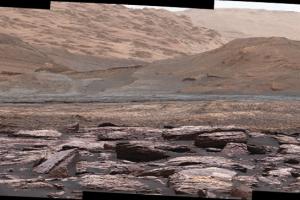Ученые обнаружили на Марсе необычные фиолетовые камни