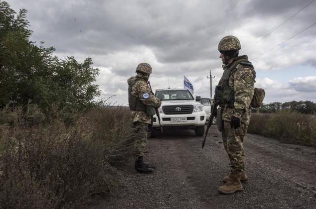 Наблюдатели ОБСЕ зафиксировали машину "груз 200" на границе с Россией