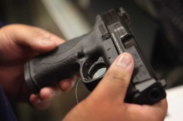 У водія вантажівки в Берліні і поліцейського в Мілані стріляли з одного й того ж пістолета