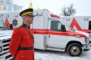 Канада передала Україні 10 автомобілів "швидкої допомоги"