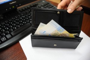Реальная зарплата украинцев в декабре выросла на 11,6%