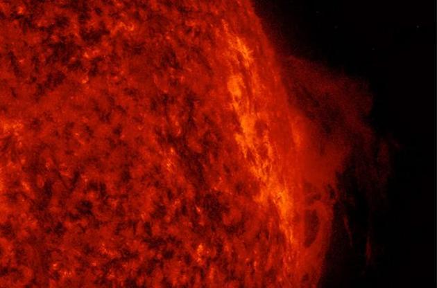 Обсерватория солнечной динамики сделала снимок протуберанца на Солнце