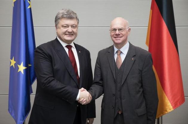Порошенко поговорив головою Бундестагу Ламмертом