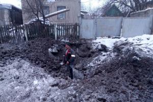 Наслідки обстрілу Авдіївки: зруйновані будинки, відсутність комунікацій і воронки від снарядів