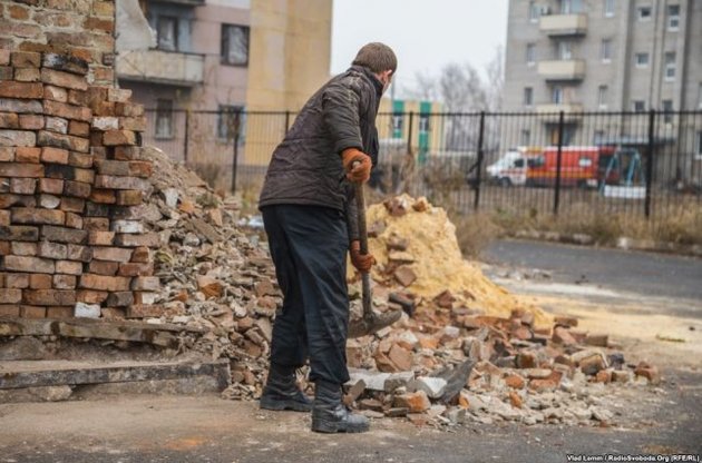 "Грады" боевиков разрушили дома жителей Авдеевки