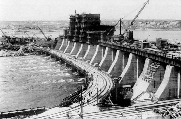 Строительство плотины Днепрогэс им. В.Ленина. Общий вид. 1929 г.