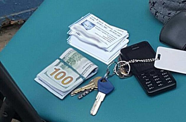 Хабарника спіймали під час зустрічі з &quot;клієнтом&quot;