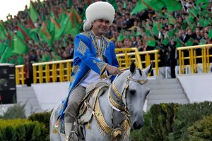 На перевыборах президента Туркменистана за четыре часа проголосовали более 50% избирателей