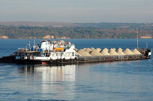 Річковий торговельний флот України сильно скоротився та технічно застарів