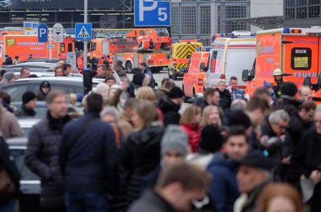 Около 50 человек пострадали в аэропорту Гамбурга от неизвестного газа