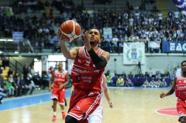 Останнім клубом Філдса був італійський "Скаволіні"