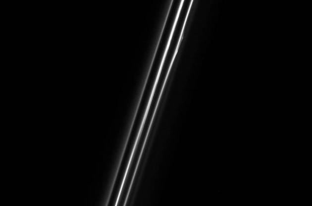 Cassini передала на Землю знімок кільця F Сатурна