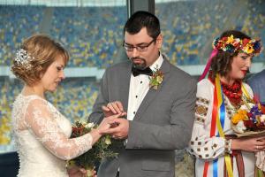 В Києві пройшла урочиста реєстрація "шлюбу за добу"