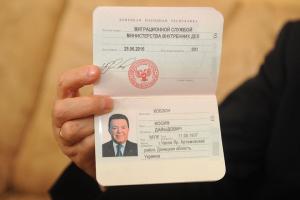 Єдина Росія відмовилися визнати "ДНРівський" паспорт Кобзона
