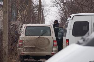 Російські силовики в Криму влаштували обшук в будинку кримського татарина, затримано кілька осіб