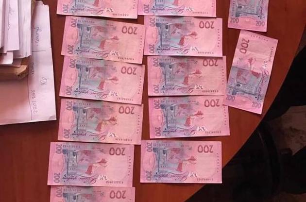 Украинские прокуроры уже берут взятки в национальной валюте