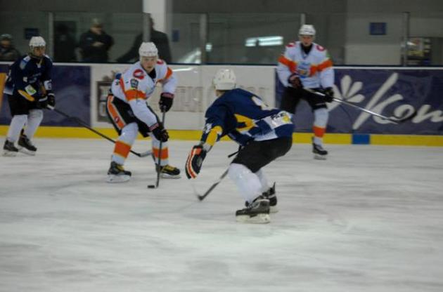 "Витязь" повідомляє, що з хворобою злягли сім хокеїстів