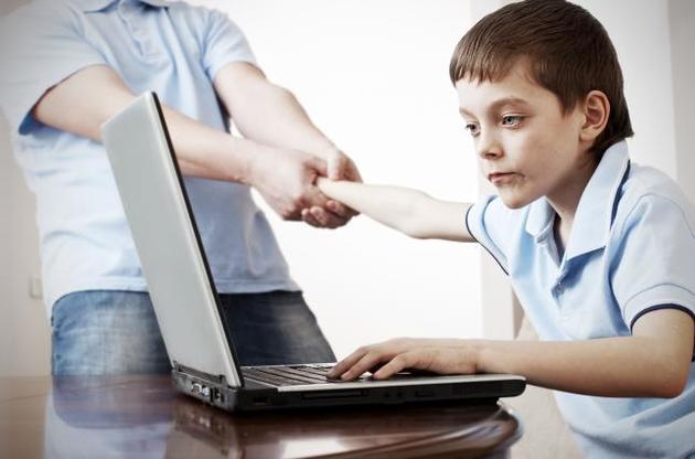 Не відбирайте у дітей комп'ютера,  або Правила безпеки в Мережі