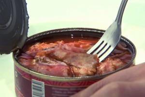 Весна: чавунчик, "зрада"  і бички в томаті