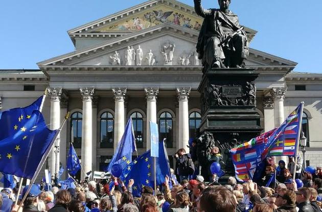 В десятках европейских городов прошли митинги в поддержку ЕС
