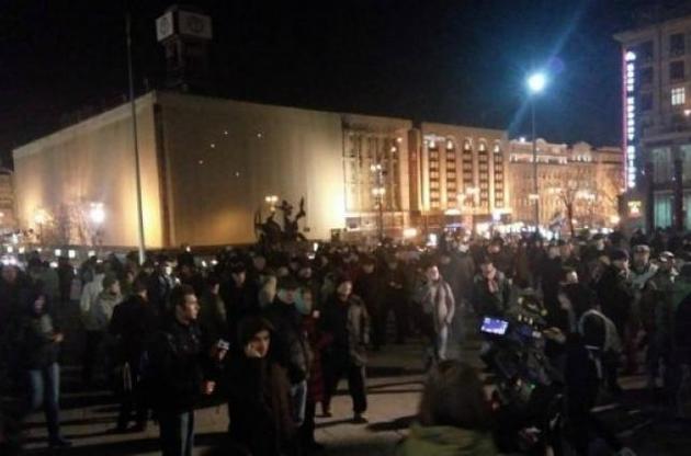 На Майдан вийшли прихильники блокади