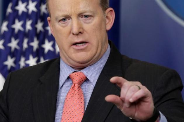 Шон Спайсер говорить не сприймати слова про прослуховування Трампа екс-президентом буквально