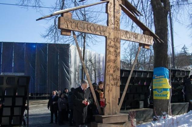 Порошенко подписал закон о выделении земли для строительства музея Революции достоинства
