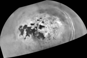 В углеводородных морях Титана могут присутствовать пузырьки из азота – ученые