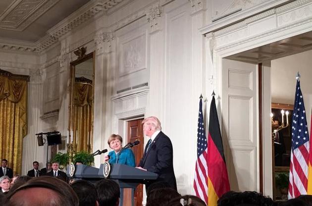 Трамп і Меркель вийшли до преси