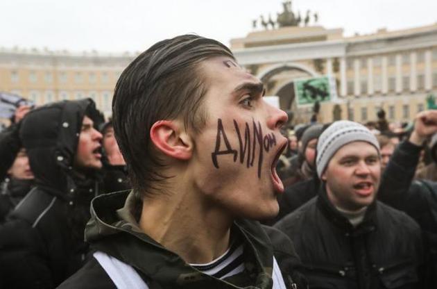Багато російських ЗМІ проігнорували тему масових протестів