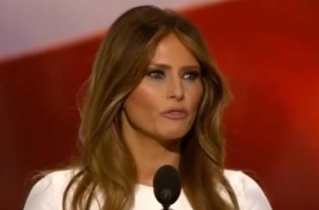 Гипсовая Меланья появится у входа в обувную фабрику в Боснии