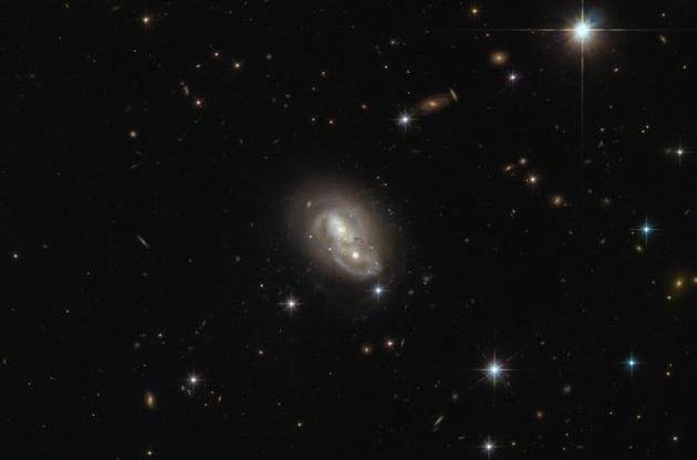 "Хаббл" зробив знімок галактик, що перетинаються