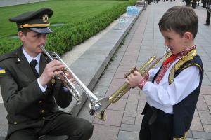 В Киеве военные оркестры сыграли вместе с детьми