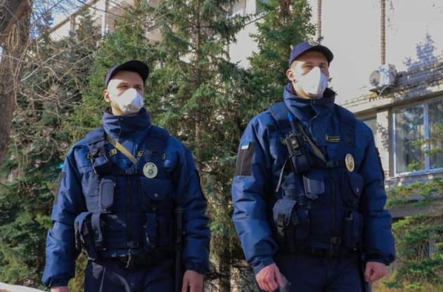 Карантин в Україні планують продовжити як мінімум до початку травня