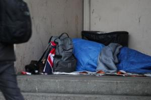 "Закармливают" бездомных во время карантина: в КГГА пожаловались на активистов