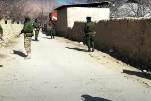 Таджицькі та киргизькі військові відкрили вогонь на кордоні, є поранені