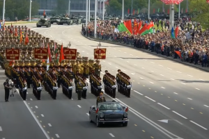 Беларусь провела грандиозный парад ко Дню победы несмотря на коронавирус: фоторепортаж