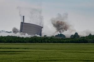 В Германии взорвали охладительные башни неработающей АЭС