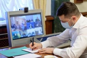 Зеленский продлил санкции против российский соцсетей