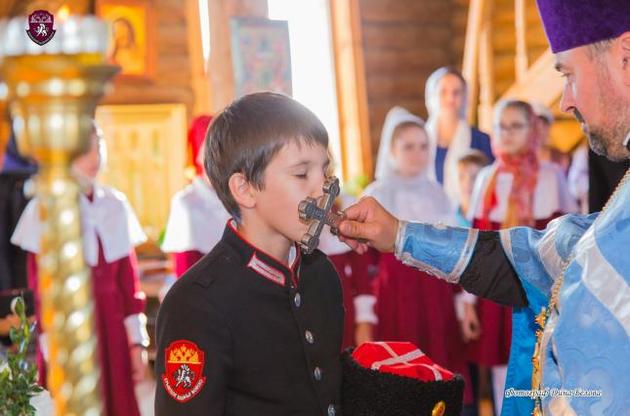 Для смены идентичности крымских детей Россия использует священников