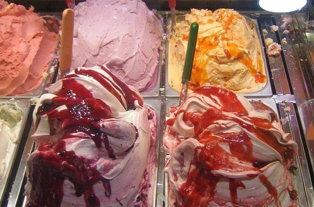 Мороженое со вкусом слезоточивого газа — на фоне протестов в кафе Гонконга изобрели новый десерт